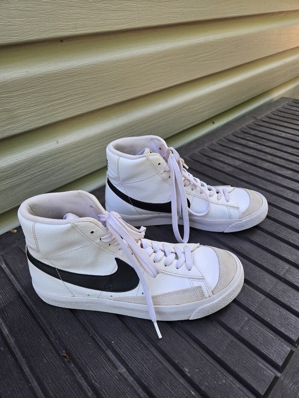 Nike Blazer Mid '77 GS White/Black Mid Top Leather Lace-Up 6.5Y DA4086-100